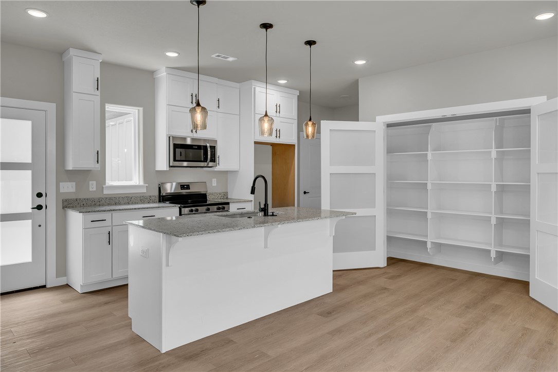 Jura Sub Bvv - Residential Lease