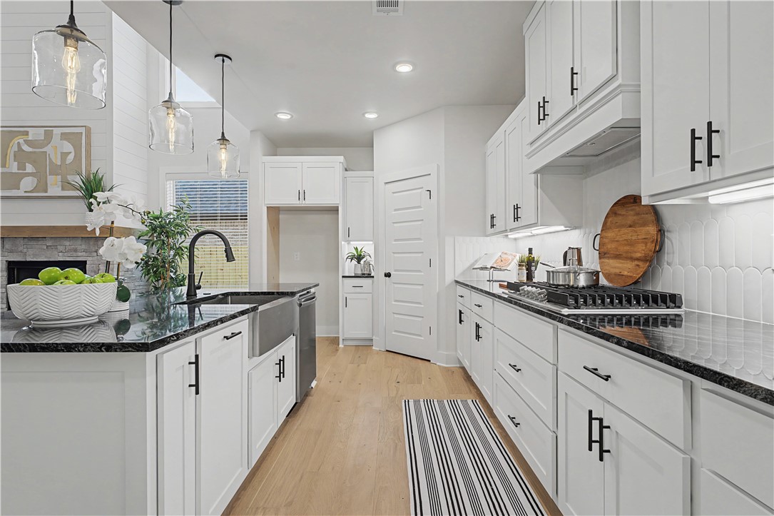 MAPLE ESTATES PH III-CENTERTON - Residential
