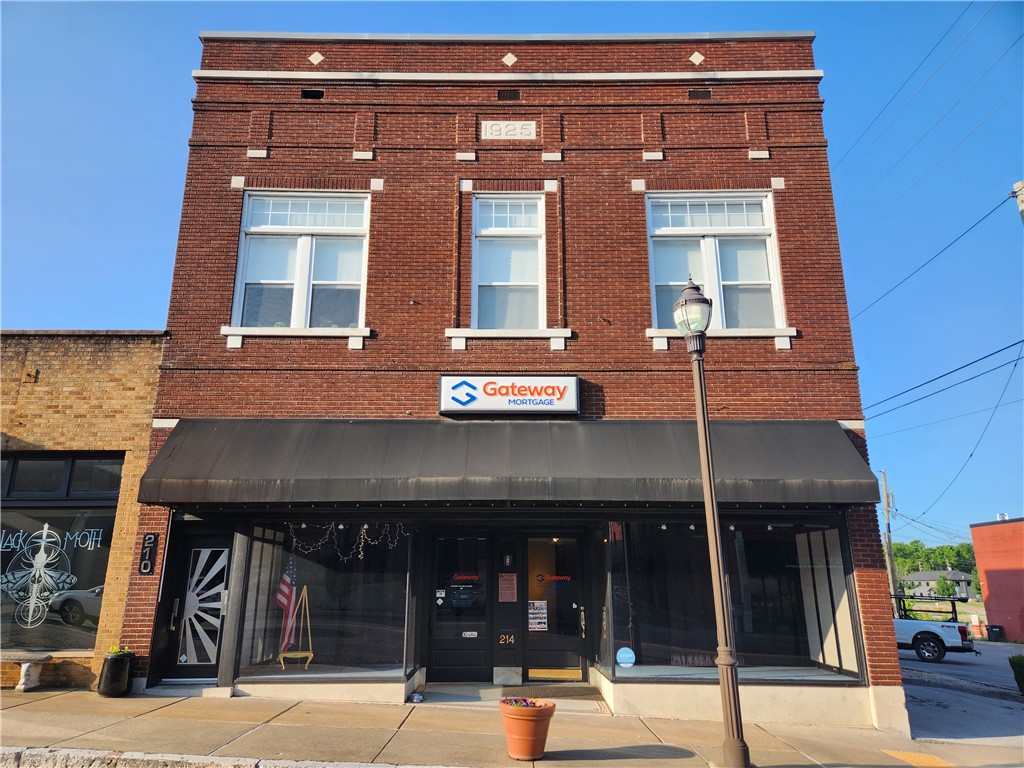 Excellent storefront opportunity, on the main road in Downtown Rogers. This beautiful Historic Building, is ready to be home to your new business. Turn-Key ready for Office, or maybe you are looking to bring a new retail or service business into DTR. This building is right next to a Public Parking lot and also offers private parking in the rear of the building. 2 Bathrooms, 6 existing offices, conference room, reception area and wonderful storefront windows.