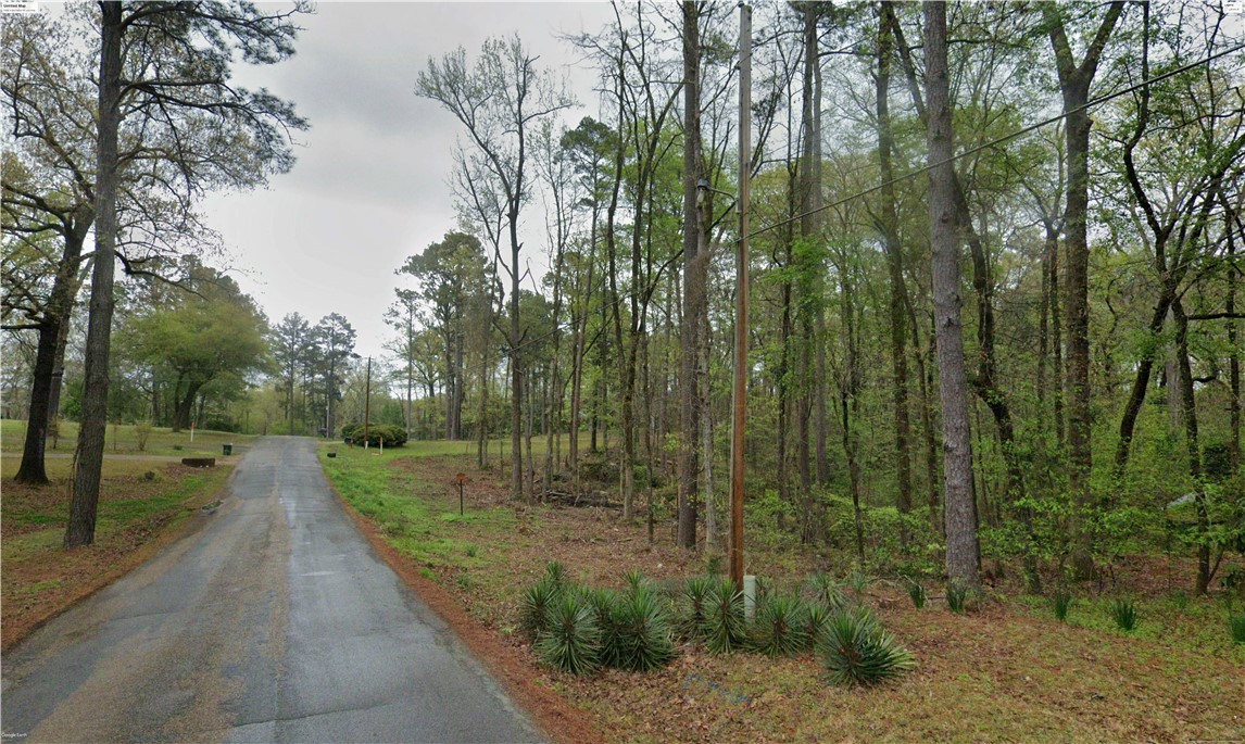 Rare opportunity to secure a prime, unrestricted, 1.3-acre tract just outside the Camden City Limits. 

This property is nestled in a highly desirable, peaceful neighborhood featuring high-end custom homes, ensuring excellent long-term value for your investment. 

The setting offers a balance of privacy and convenience, with easy access to town while still providing a peaceful, country feel. 

Call now and make it yours before it’s gone! 

GPS Coordinates: 
SW corner: 33.597919, -92.891617; 
SE corner: 33.597872, -92.890481; 
NE corner: 33.598408, -92.890467; 
NW corner: 33.598436, -92.891275;