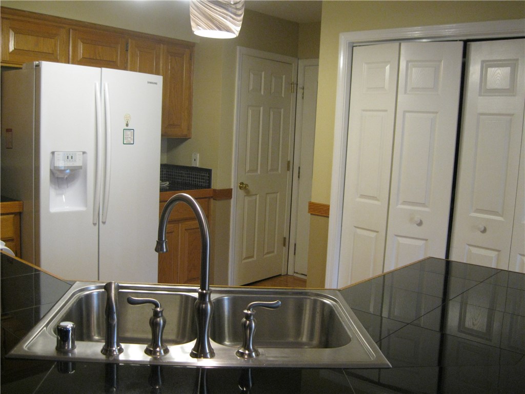 Renfrew Sub Bvv - Residential Lease
