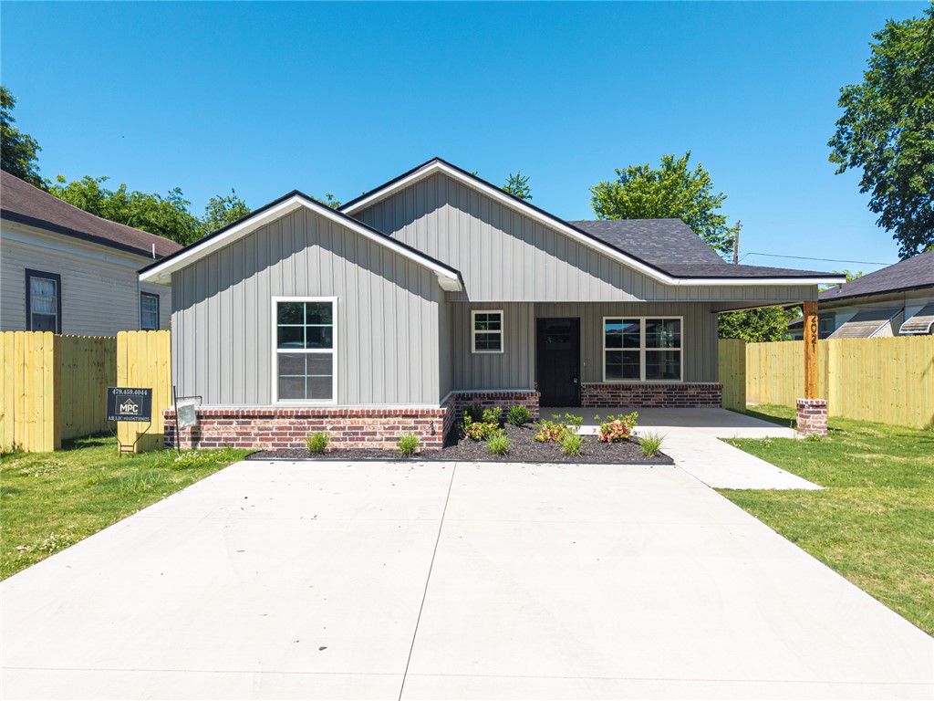 Welcome home to this newly built 3-bedroom, 2-bath residence featuring an open-concept design that combines comfort and style. The custom kitchen is the heart of the home, fully equipped with modern appliances and designed for both functionality and entertaining. Enjoy spacious living areas filled with natural light, quality finishes throughout, and the peace of mind that comes with owning a brand-new home. Step outside to a fully fenced backyard offering privacy and space for family gatherings, pets, or relaxation. Schedule your showing today!