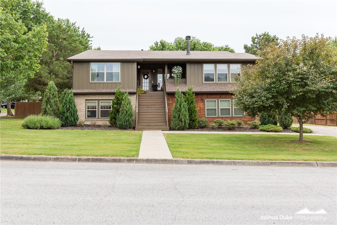 Rare find in East Fayetteville! Complete renovation in 2013 by Mark Zweig, Inc. This 4 Bdrm | 3 full bath has been meticulously maintained inside and out. Large fenced yard has been professionally landscaped with room to add a pool! Custom tile counter tops and tile showers, interior/exterior surround sound. Bonus room off of the garage - perfect for home office, man cave or kids quarters! Walking distance to Gulley Park, just minutes to College Ave, Historic District, Dickson St & Downtown.