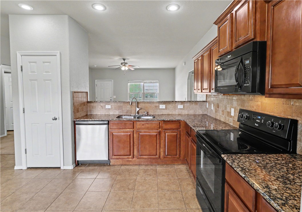 Lakewood Crossing Sub Ph 1 Rogers - Residential