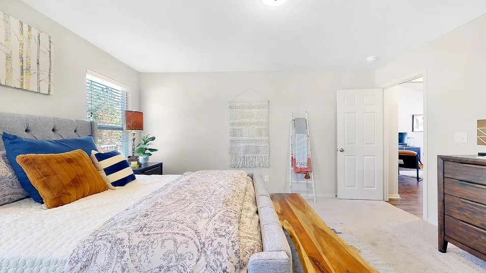 WALNUT HILL SUB PH VI-PEA RIDGE - Residential