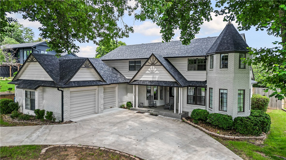 Location, location, location! This spacious 2,594 sq. ft. home offers 5 comfortably sized bedrooms and 3 bathrooms in one of Bentonville's most sought-after areas.  This home is centrally located to everything that’s great about Bentonville. Just a few minutes from the vibrant Bentonville Square to enjoy local shopping, restaurants, and activities. Also located just up the road from Coler Bike Park and a short drive to the new Oz Trails  Bike Park!!”
Filled with charm and enhanced by quality updates and finishes, this remarkable home offers plenty of space for family, guests, a home office, or hobbies. Enjoy the convenience of biking to nearby trail systems or heading downtown to experience everything Bentonville has to offer. Opportunities to own a spacious 5-bedroom home this close to the Square don't come around often—don't miss your chance to make this exceptional property your next home.