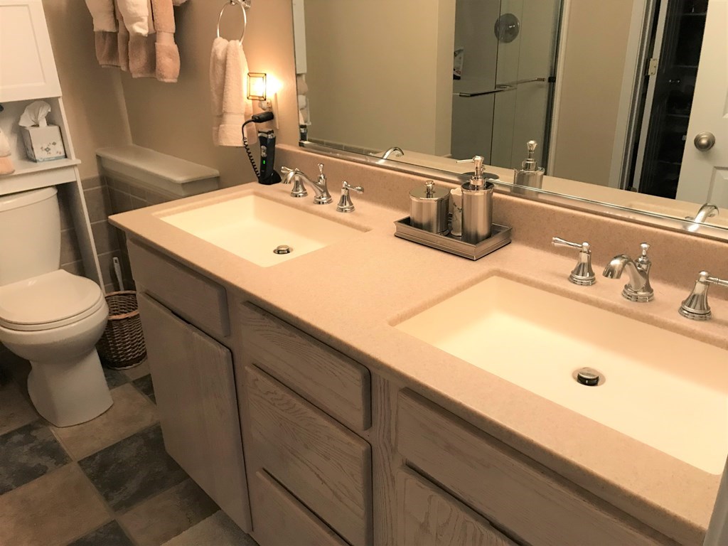 Unit 8 Holiday Island - Residential