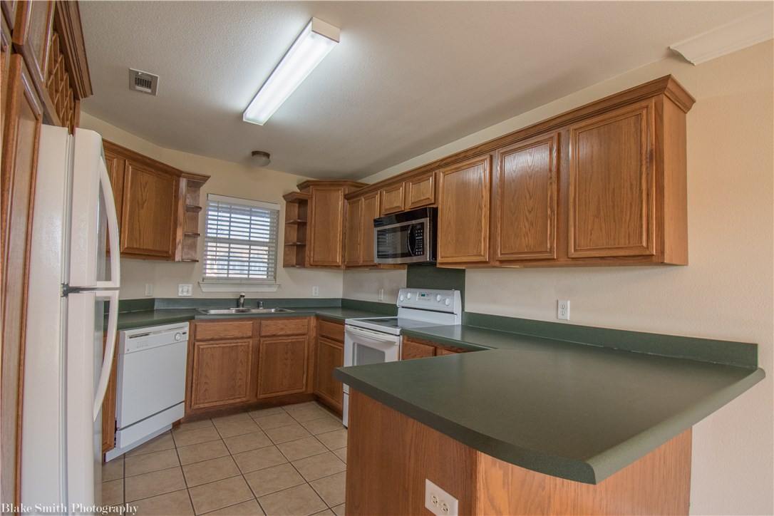 Rose Court-Valley View-Hpr - Residential Lease