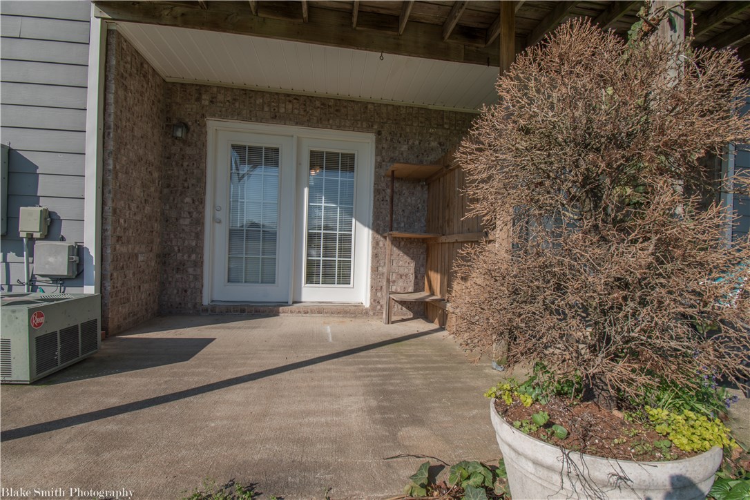 Rose Court-Valley View-Hpr - Residential Lease
