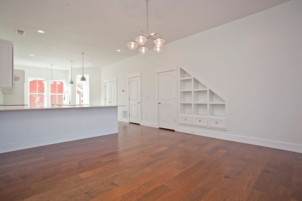 T J Hollands Sub Bentonville - Residential