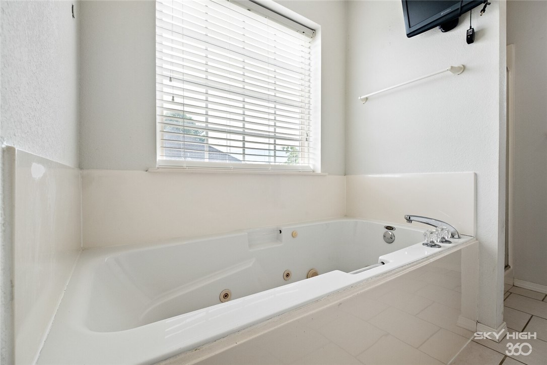 Weston Hills Sub Ph I Cave Spgs - Residential