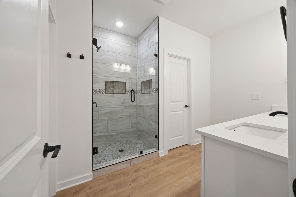 Banff Sub-Bvv - Residential Lease