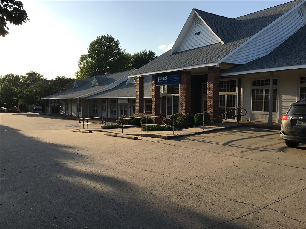 Nice 1-3 person office space with 2 private offices and a private bathroom. Great location for a small insurance, accounting, or other professional. This space is in a great location and affordable for the small business user.