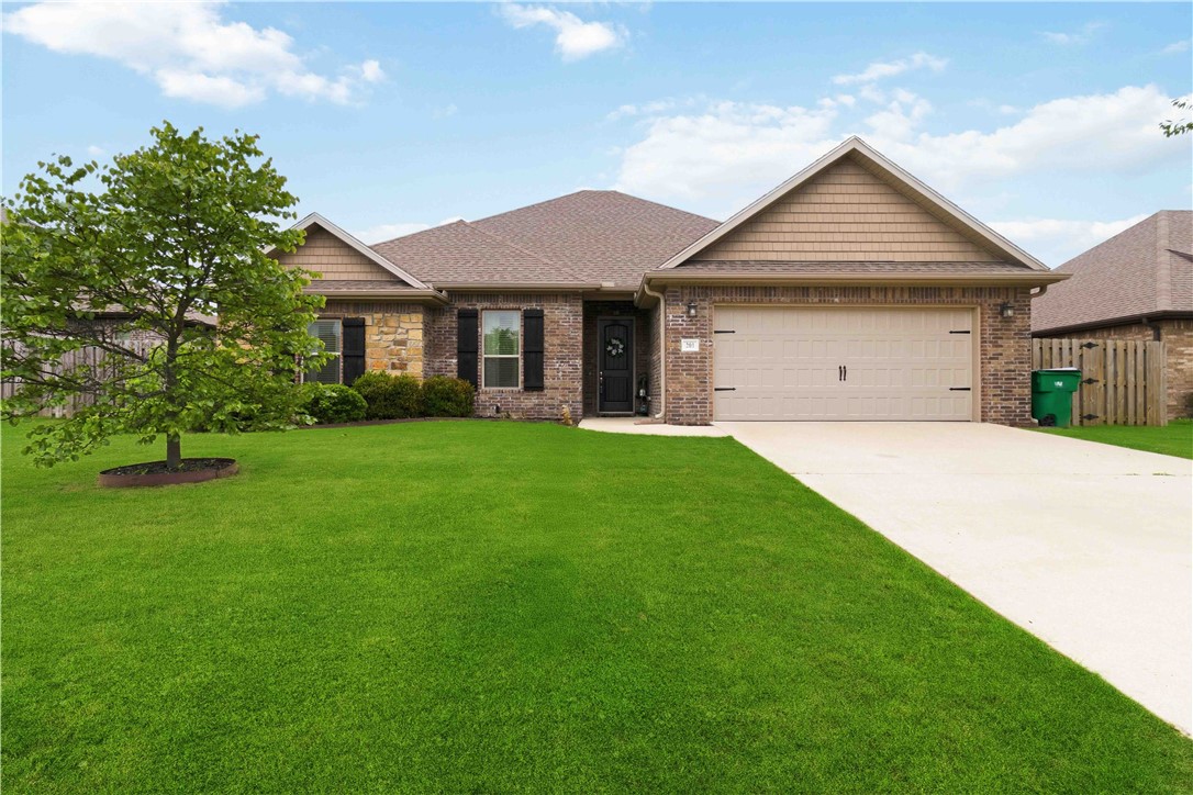 An excellent opportunity in one of Northwest Arkansas’s fastest-growing areas, this move-in ready 4-bedroom home offers bright, open living spaces designed for everyday comfort and entertaining. Granite countertops and updated backsplashes add a clean, modern touch to the kitchen and bathrooms. Enjoy the extended patio and pergola, perfect for relaxing or hosting guests. Conveniently located near Bentonville schools, shopping, dining, and parks, this home combines comfort, convenience, and outdoor living in a prime Northwest Arkansas location.