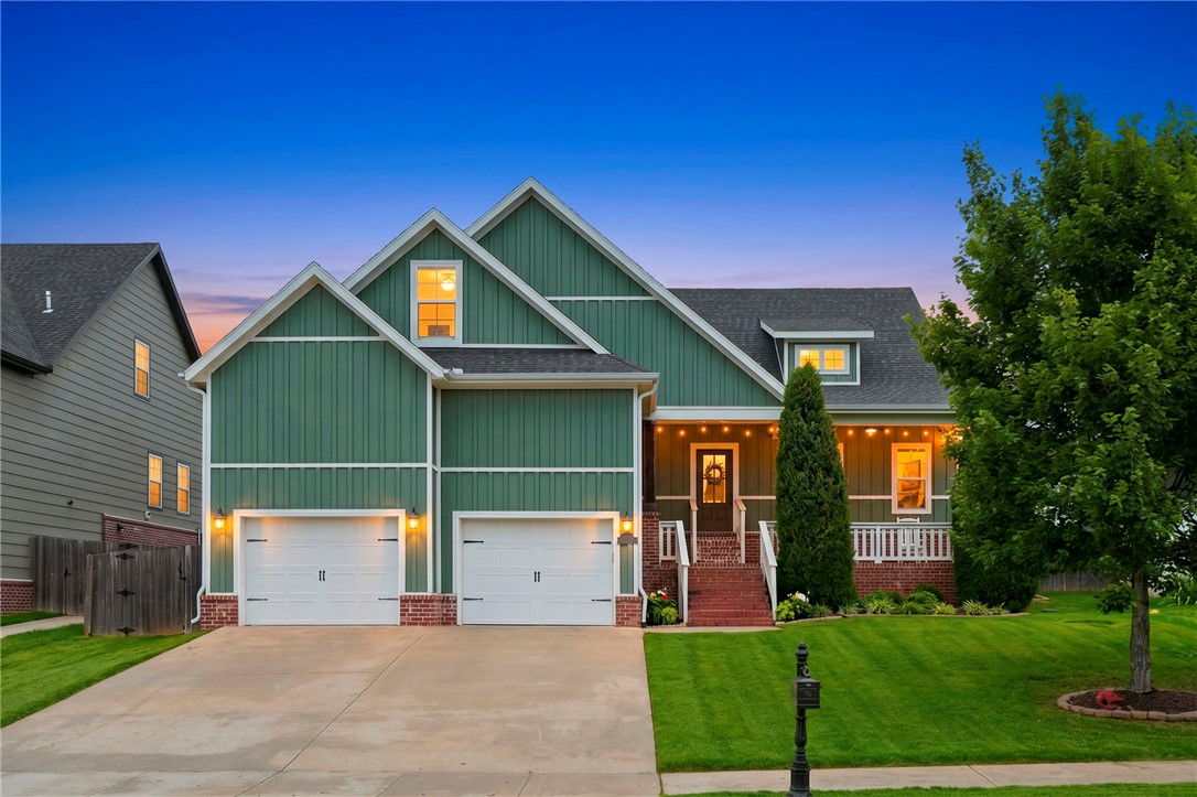 Beautifully maintained Craftsman home in sought-after Hyde Park! This open, user-friendly Dardanelle plan offers tons of storage and a cook's dream kitchen with granite counters, an eat-in space, and abundant cabinetry. Enjoy a storm shelter for added peace of mind, plus a programmable thermostat and an oversized true 2-car garage. Move-in ready throughout, with a covered patio out back. Hyde Park is one of NWA's most popular neighborhoods - pool, park, garden, and walking trails - zoned for top-rated Bentonville schools. Don't miss it!