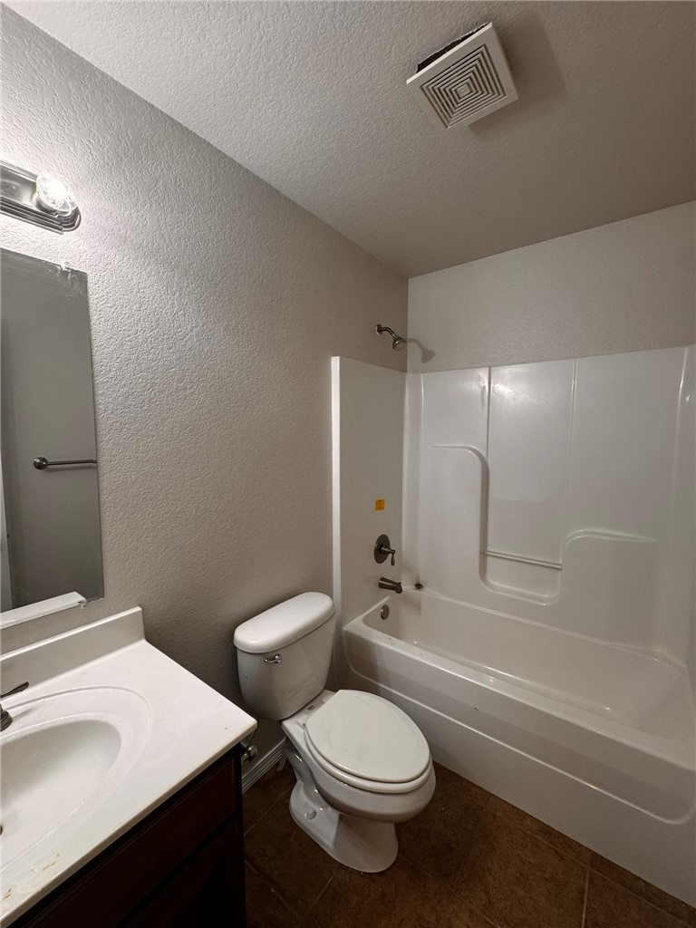 East Creek Place - Residential Lease