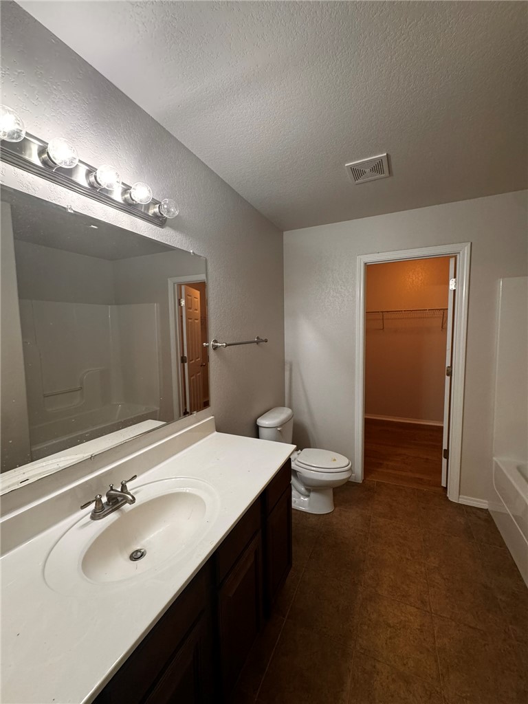 East Creek Place - Residential Lease
