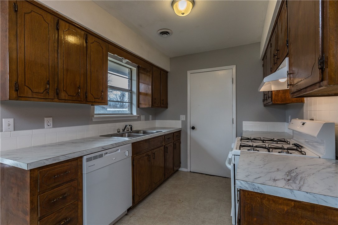 Broadmore Acres Sub - Residential