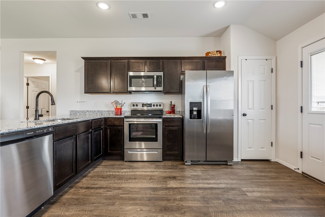 Lakewood Crossing - Residential Lease