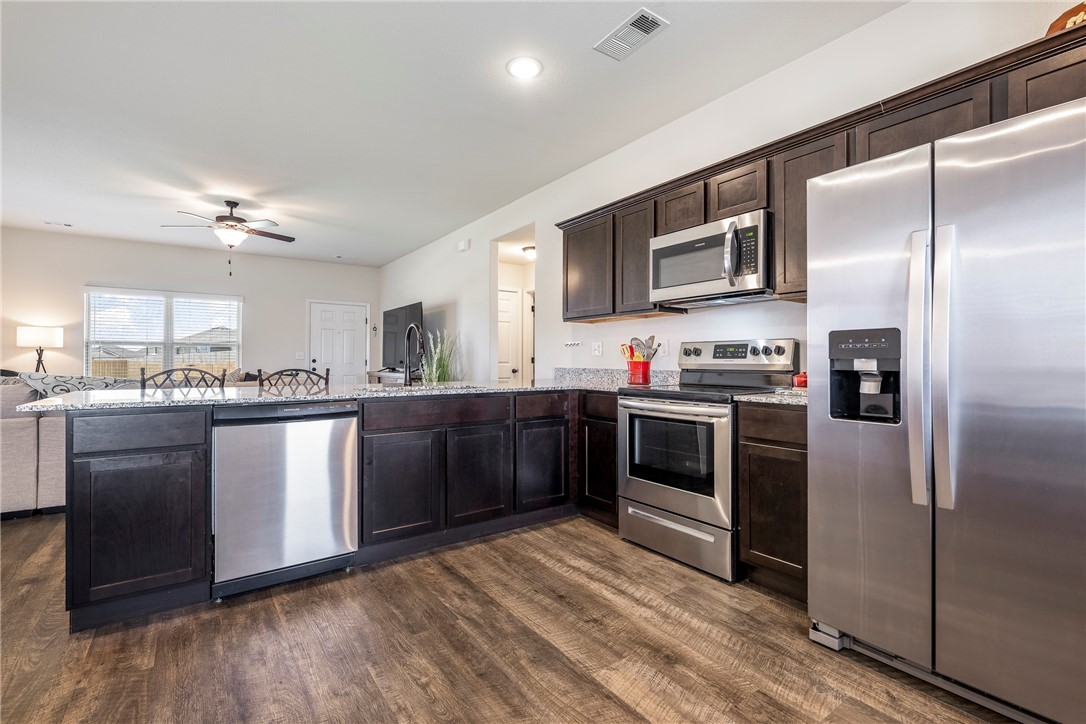 Lakewood Crossing - Residential Lease