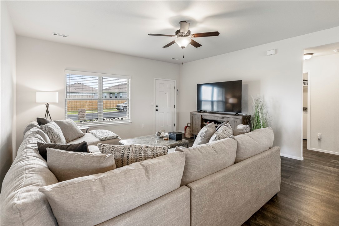 Lakewood Crossing - Residential Lease