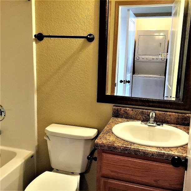 VILLAGE ON SHILOH (THE) - HPR - Residential Lease