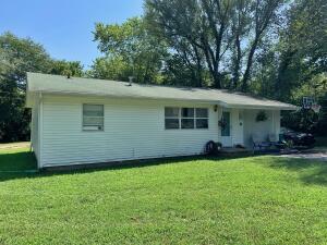 Very nice, move in ready 2 bedroom, 1 bath. Great rental property or starter home. New pex plumbing, water heater, completely remodeled bathroom and beautiful refurnished hardwood flooring.