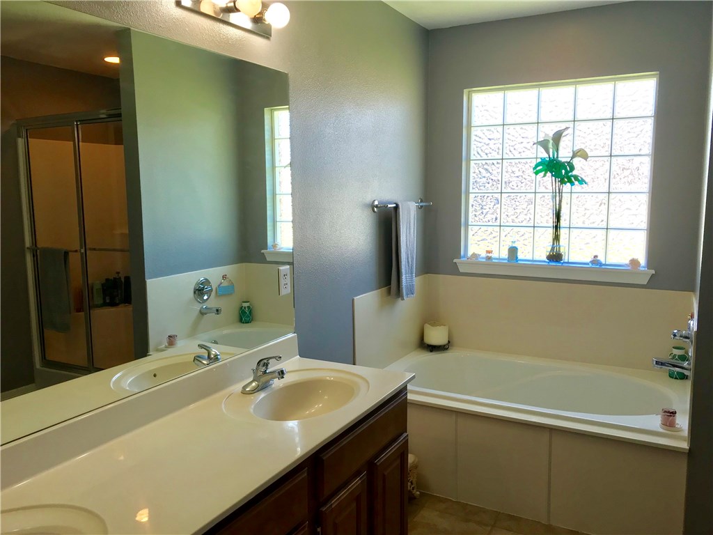 Standing Oaks Sub Blk III Pea Ridge - Residential