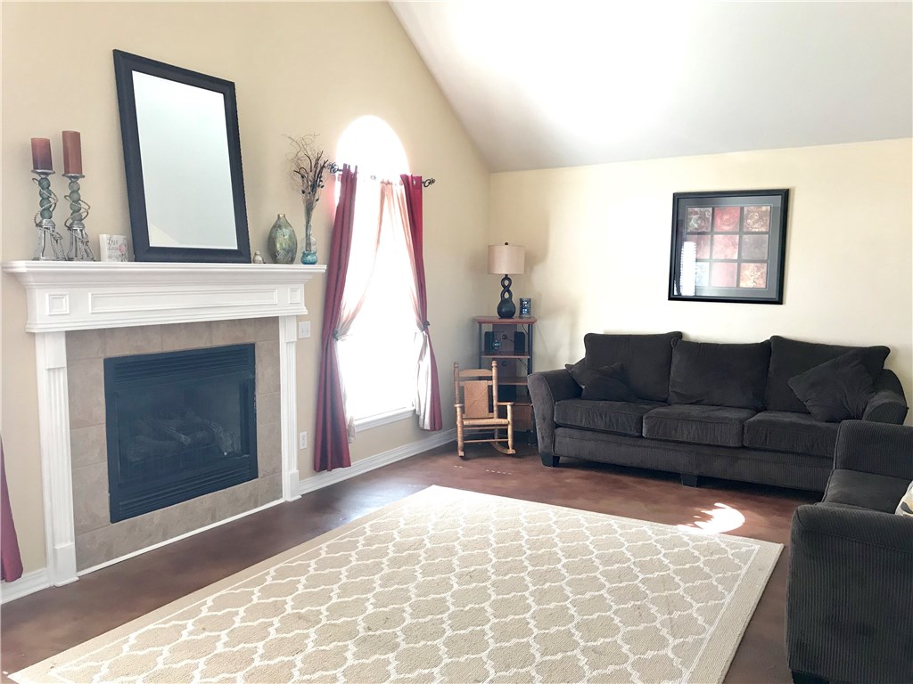 Standing Oaks Sub Blk III Pea Ridge - Residential