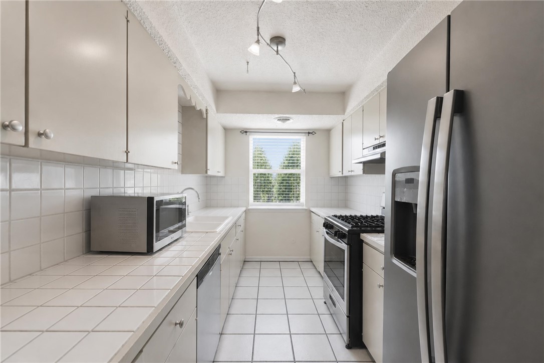Fairchild Cannon Add Rogers - Residential