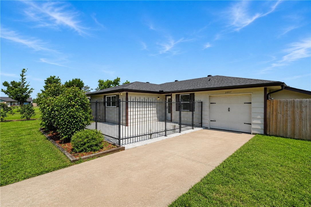 Fairchild Cannon Add Rogers - Residential