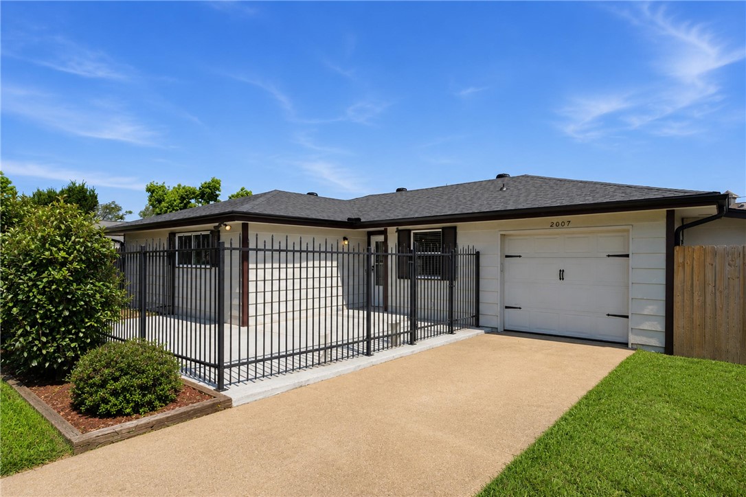 Fairchild Cannon Add Rogers - Residential