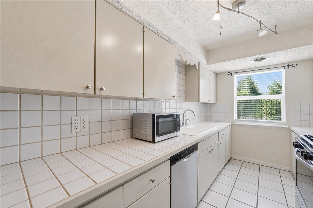 Fairchild Cannon Add Rogers - Residential
