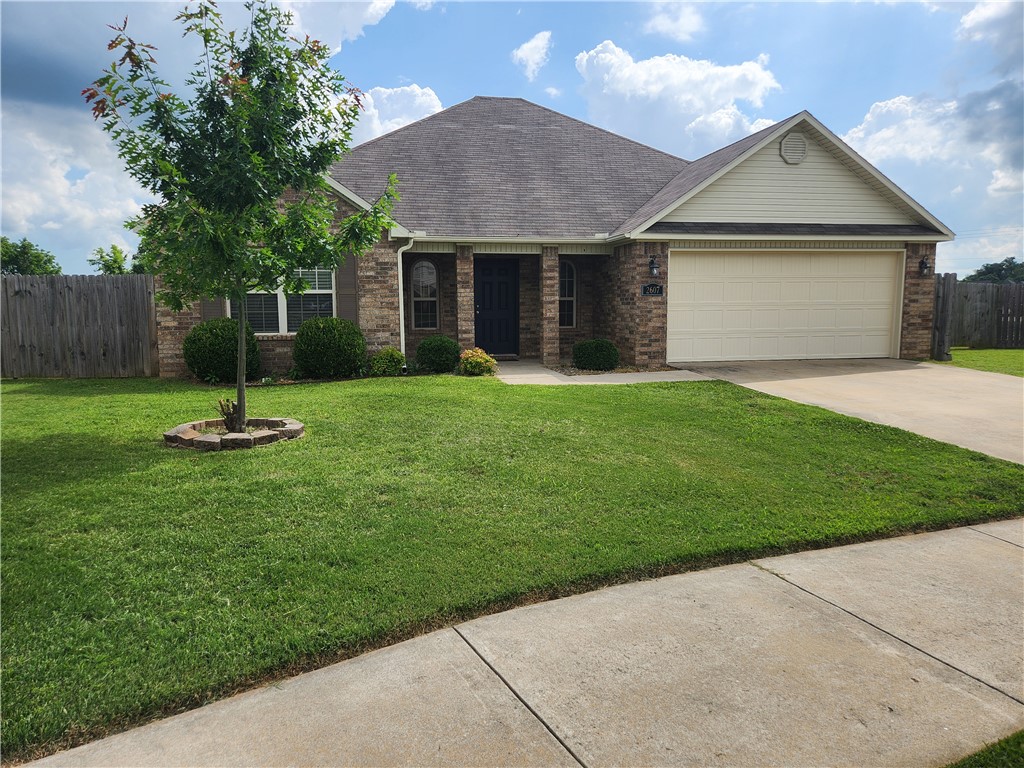 Located on a quiet cul-de-sac and situated on a rare 0.44-acre lot, this home offers the space and privacy that's increasingly hard to find in Northwest Arkansas. We love being just minutes from Janie Darr Elementary, Mt. Hebron Park, and all the shopping, dining, and entertainment of the Pinnacle Hills area, including Topgolf, the Walmart AMP, and the Promenade.
This move-in ready home features 1,712 square feet, 4 bedrooms, and 2 full bathrooms, along with new carpet and fresh paint throughout. All kitchen appliances and the refrigerator convey with the sale.
The expanded concrete patio, pergola, and large fenced backyard provide the perfect space for entertaining, relaxing, and enjoying the outdoors.