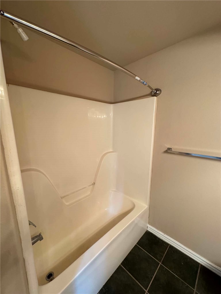 Oakwoods Sub Ph Iii - Residential Lease