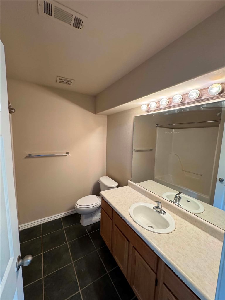 Oakwoods Sub Ph Iii - Residential Lease