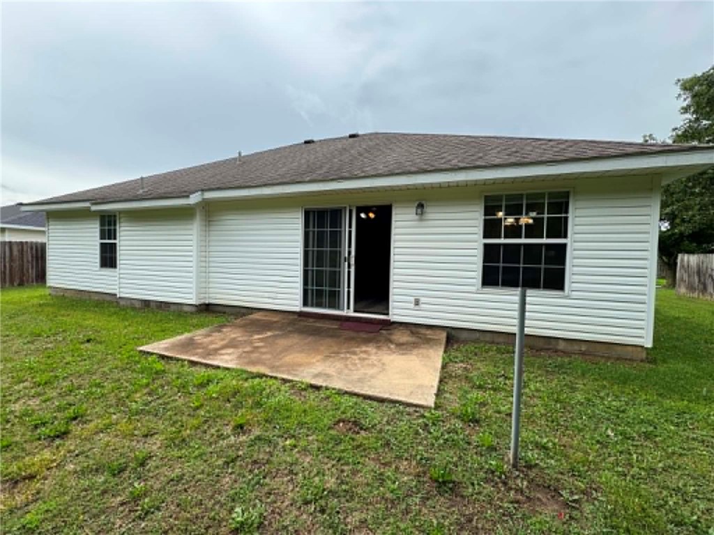 Oakwoods Sub Ph Iii - Residential Lease