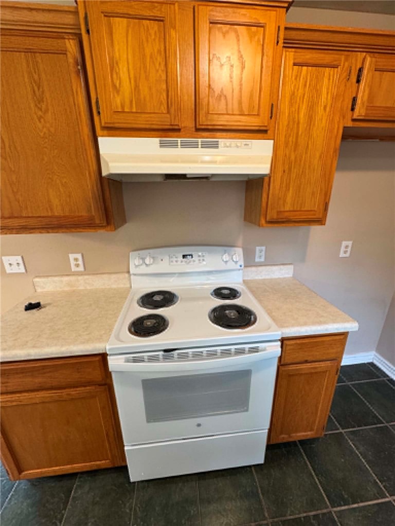 Oakwoods Sub Ph Iii - Residential Lease