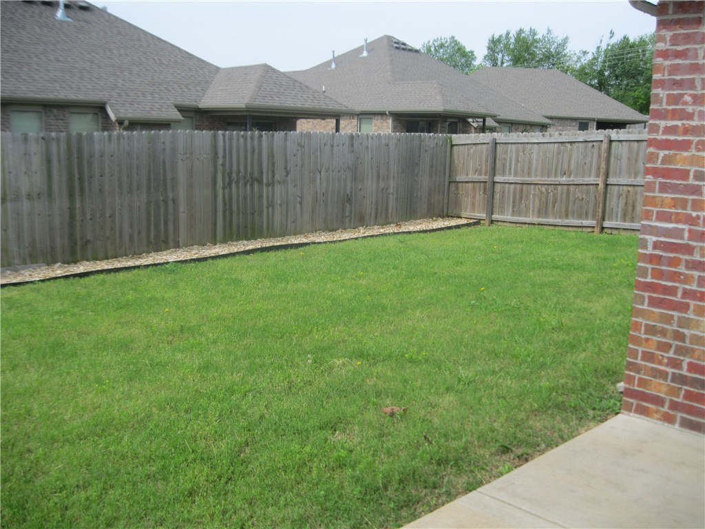 Garrett Road Sub Rogers - Residential Lease