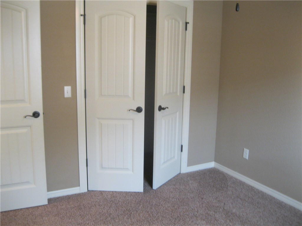 Garrett Road Sub Rogers - Residential Lease