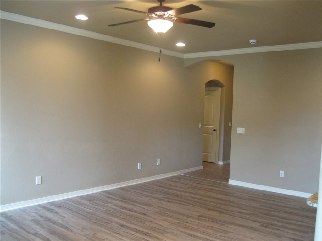Garrett Road Sub Rogers - Residential Lease