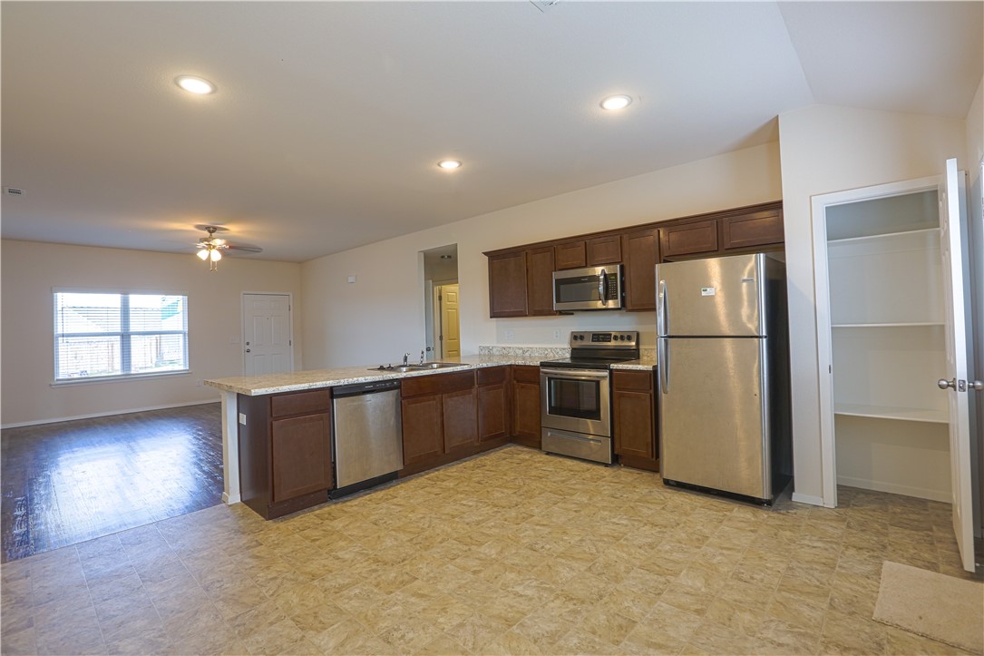 Lakewood Sub Ph Vi Lowell - Residential Lease
