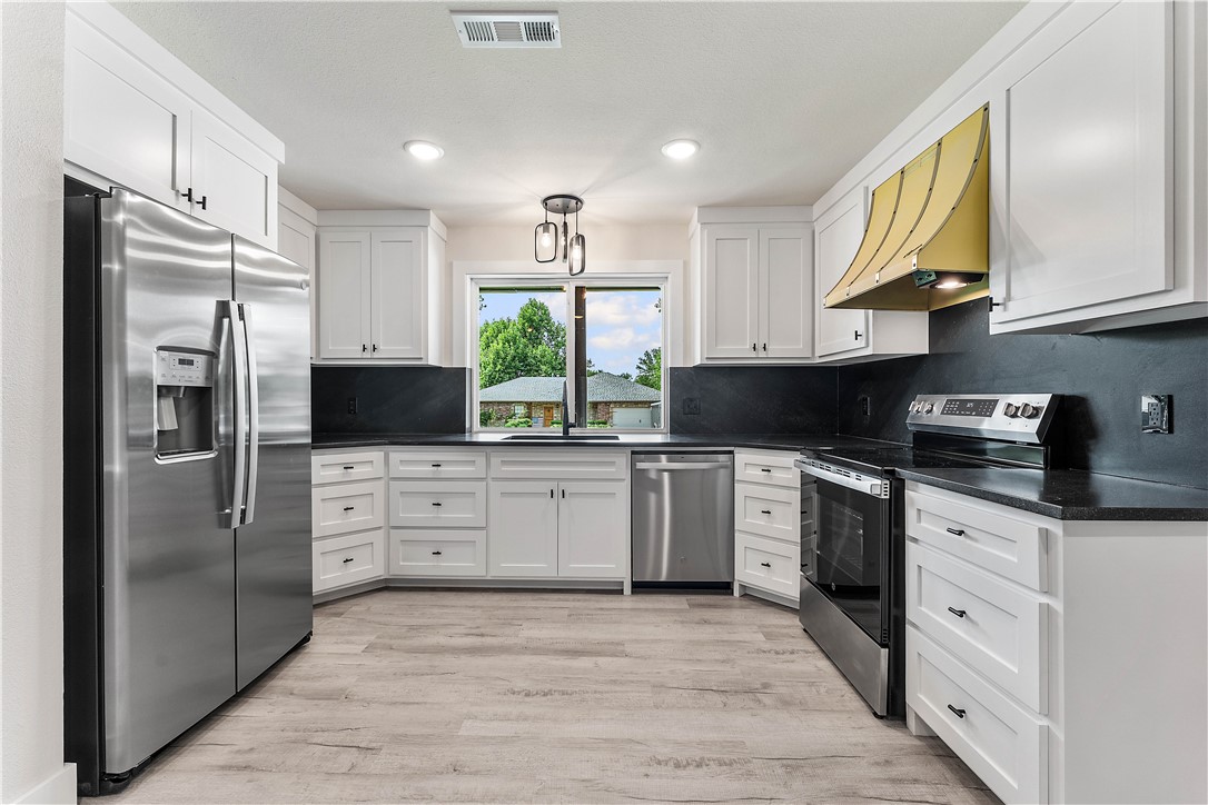 Turtle Creek Place Unit 2 Rogers - Residential