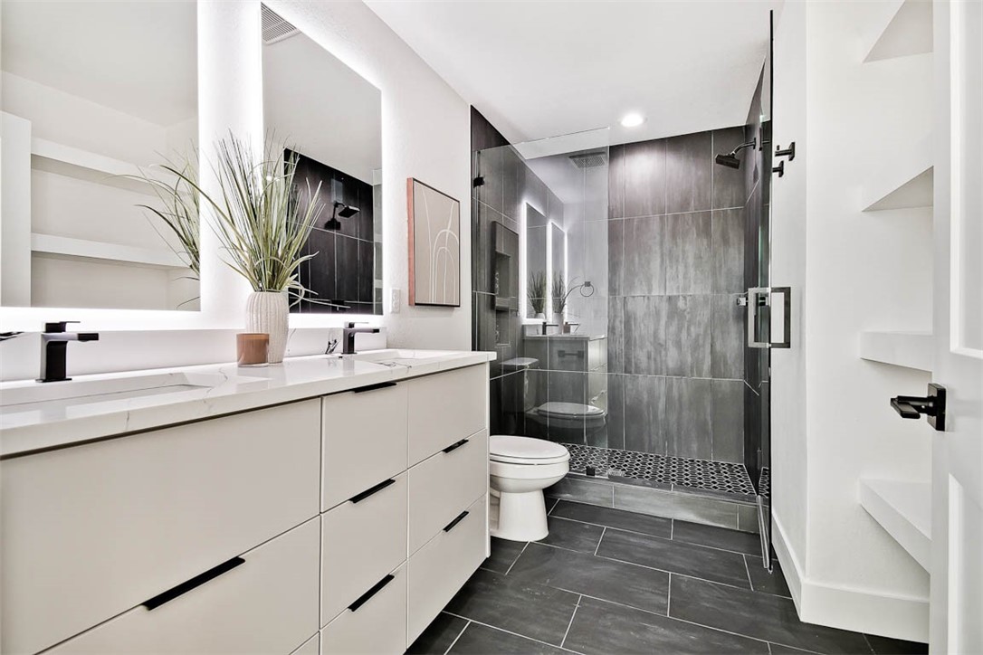 9TH & A HORIZONTAL PROPERTY REGIME-BENTO - Residential