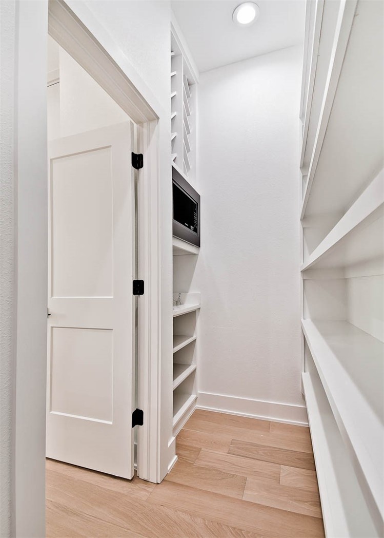 9TH & A HORIZONTAL PROPERTY REGIME-BENTO - Residential