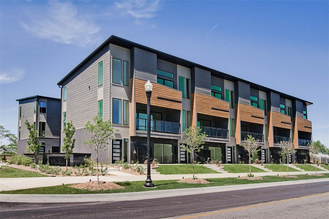 9TH & A HORIZONTAL PROPERTY REGIME-BENTO - Residential