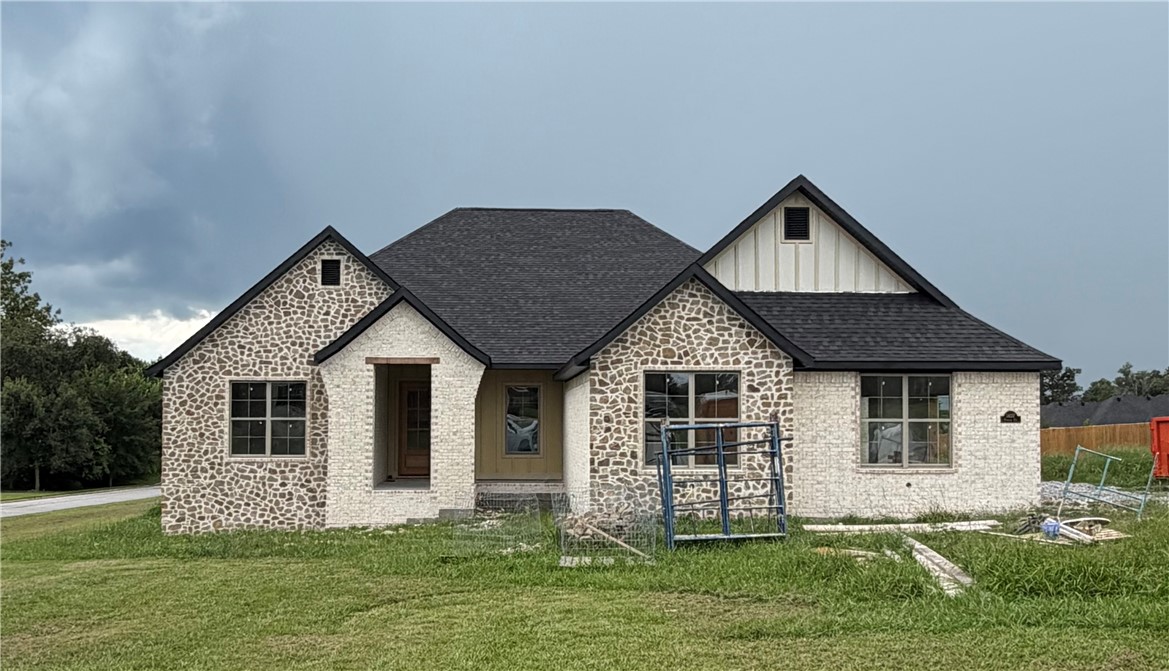 Stunning new construction on a 1.16-acre corner lot in highly desirable Pepper Hill Estates. This one-level home offers 4 bedrooms, a bonus room with patio access, and an open-concept layout with beautiful arched walkways. The gourmet kitchen features dual oversized islands, custom cabinetry, and stone countertops—perfect for everyday living and entertaining. Enjoy a seamless flow with a walk-through laundry to a side patio, plus a spacious living area with a fireplace surrounded by built-ins. Relax or entertain on the vaulted back patio overlooking peaceful surroundings. This will be a must-see home that will offer space, comfort and style in a prime location!