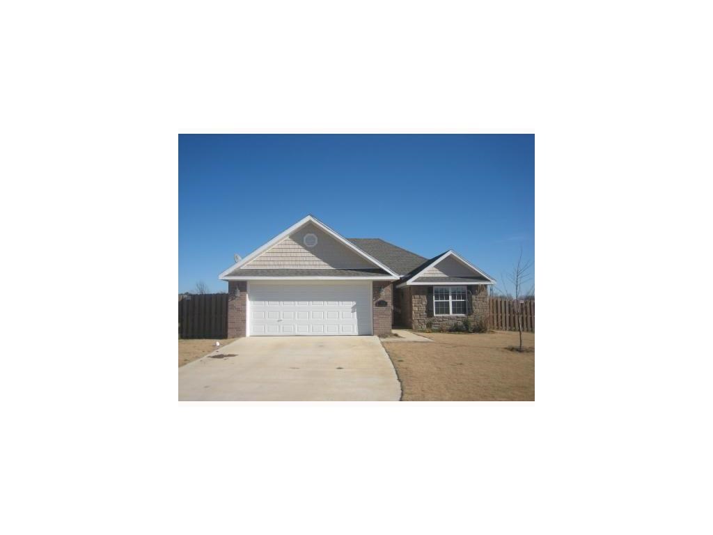 4 Bedroom 2 Bath home in a nice subdivision! Corner lot with huge backyard.