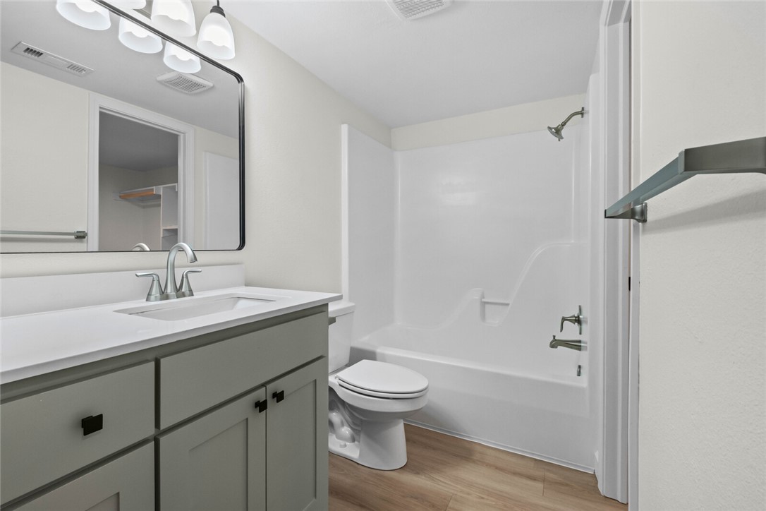 Royal Oaks Estates - Residential Lease