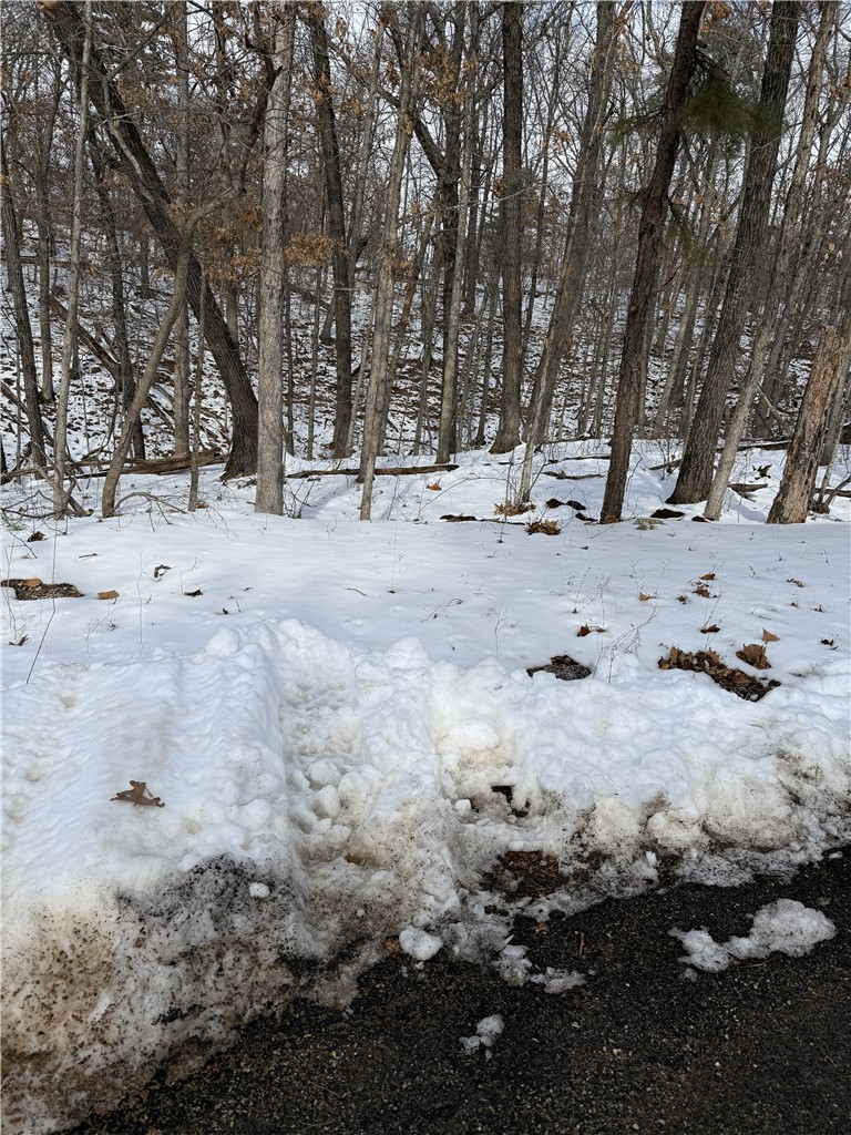 A very pretty lot in a great area.  This lot is perfect for building your next dream home.  There are very nice houses in the area. The lot is located in a cul-de-sac so not a lot of traffic.